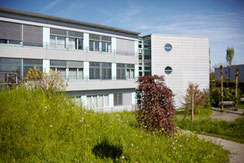 Alterszentrum Waldruh mit Grünanlage